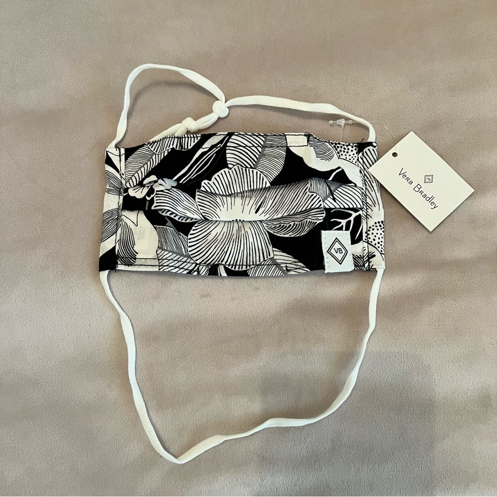 New Vera Bradley Bedford Blooms Youth Mask With Adjustable Elastic White Black